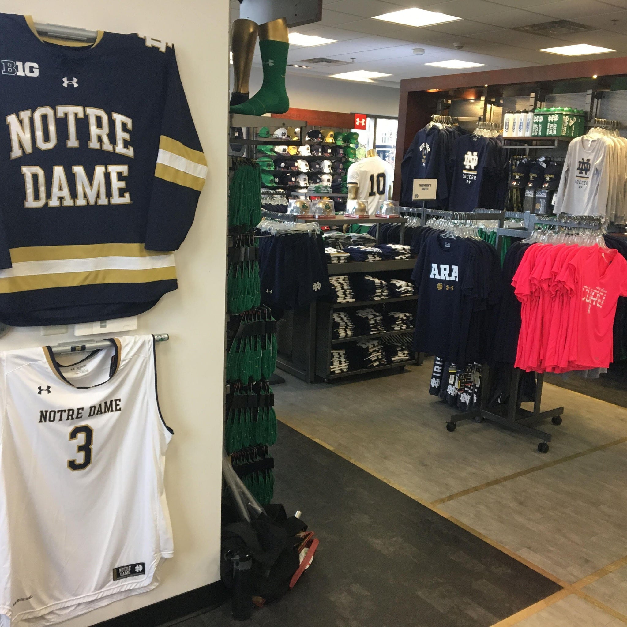 5 Reasons why the Jersey Mount Rocks - Sports Displays
