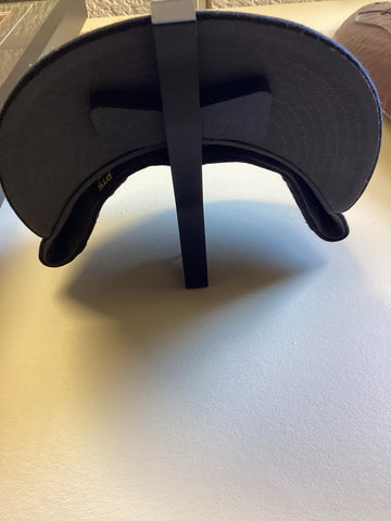 The Hat Mount